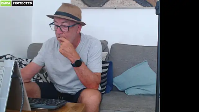 bluedae1 Show in webcam