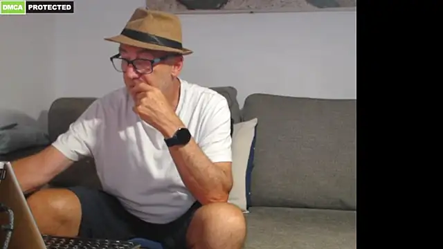 Show modela bluedae1 na web-kameri