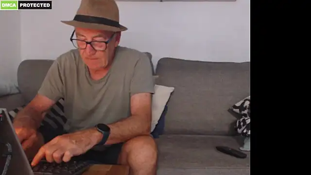 bluedae1 webcam show