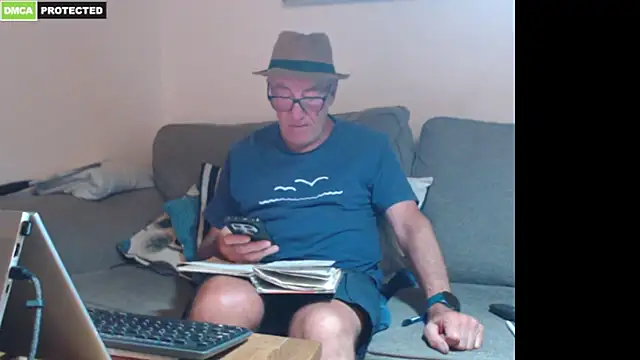 bluedae1 Show in webcam