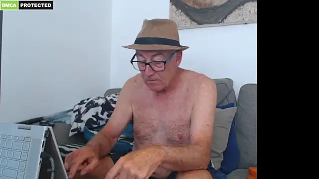bluedae1 Show in webcam