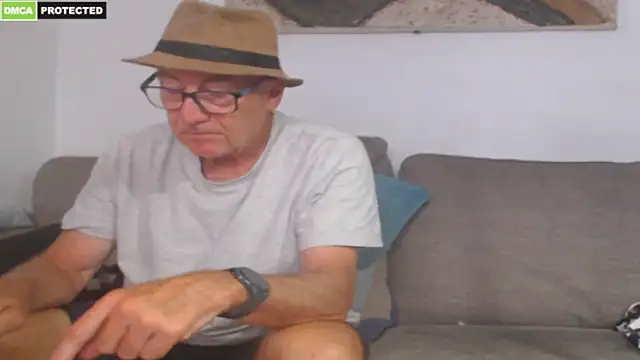 bluedae1 Show in webcam
