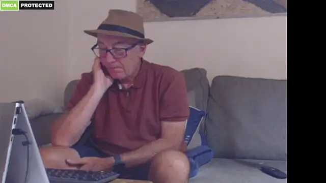 bluedae1 Show in webcam