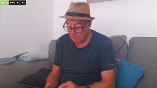 הופעת וובקאם של bluedae1
