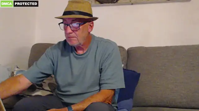 bluedae1 webcam show