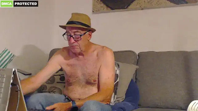 bluedae1 Show in webcam