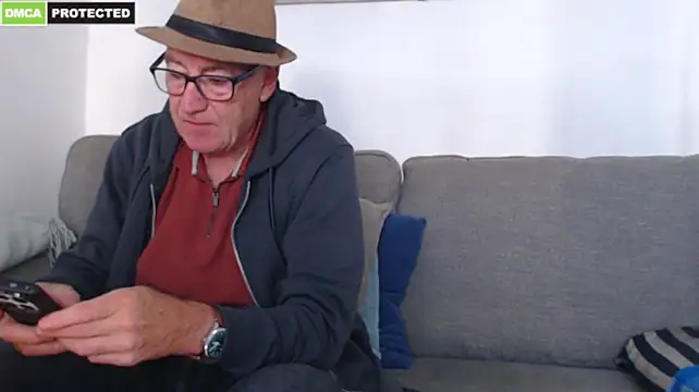 bluedae1 Show in webcam