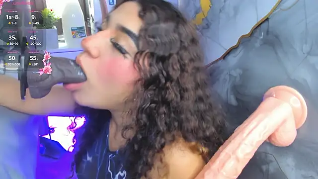 mia_cataleiya Show in webcam