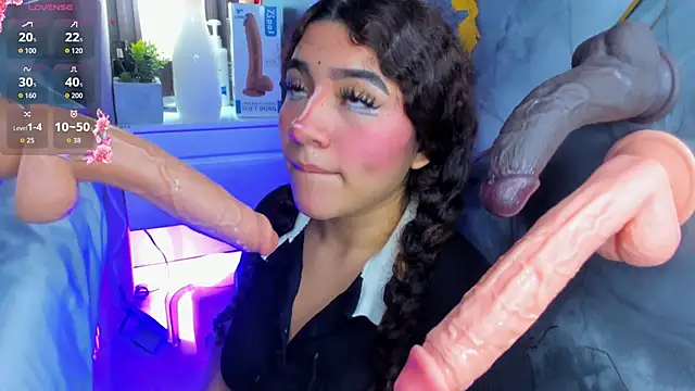 mia_cataleiya Show in webcam