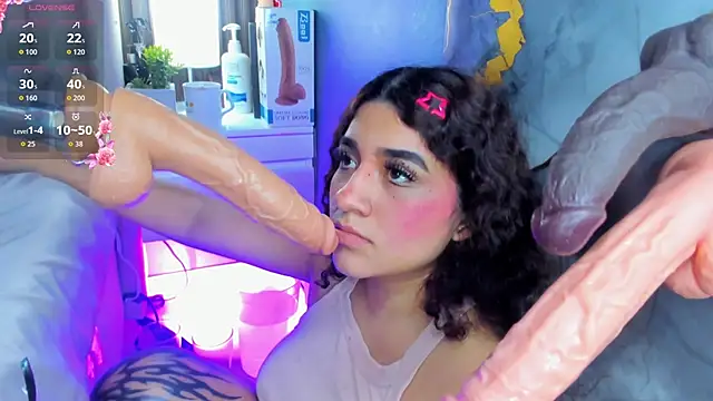 little_valentinaa Adlı Modelin Web Kamerası Şovu