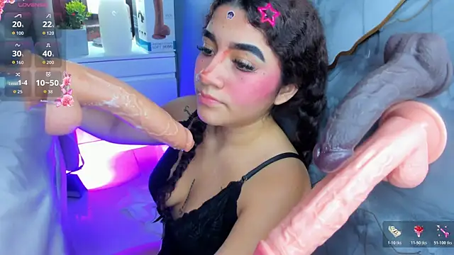 Pokazy przed kamerką – little_valentinaa