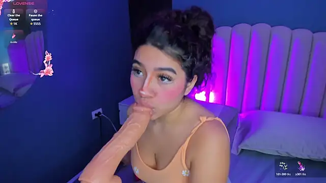 little_valentinaaのウェブカメラショー