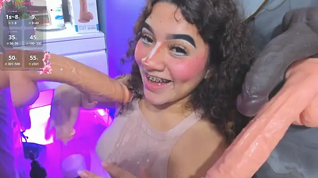 little_valentinaa's Webcam Show