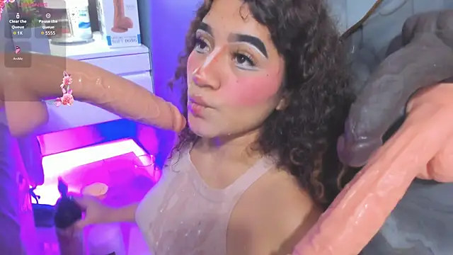 little_valentinaa webcam show