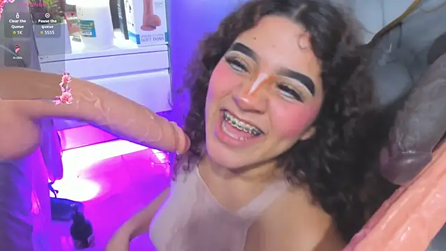 little_valentinaa Webcam Show