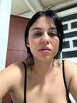 Daniela-rosee Chat XXX in diretta