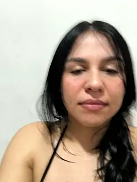 Daniela-rosee Adlı Modelin Canlı XXX Sohbeti