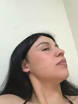 Chat +18 de Daniela-rosee ao vivo