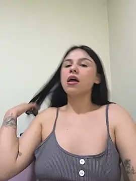 Chatroom XXX en direct de Daniela-rosee