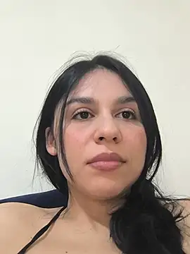 Daniela-rosee live XXX chat