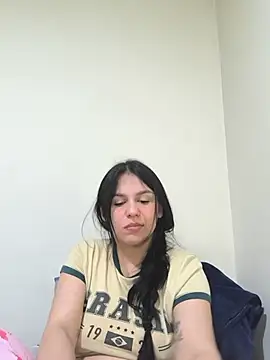 Chatroom XXX en direct de Daniela-rosee