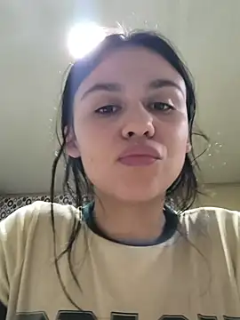 Chatroom XXX en direct de Daniela-rosee