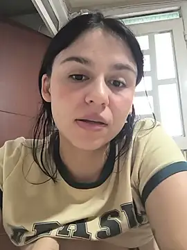 Daniela-rosee Adlı Modelin Canlı XXX Sohbeti