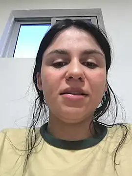Daniela-rosee Adlı Modelin Canlı XXX Sohbeti
