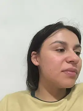 Chat +18 de Daniela-rosee ao vivo