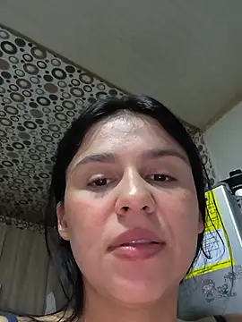 Chat +18 de Daniela-rosee ao vivo