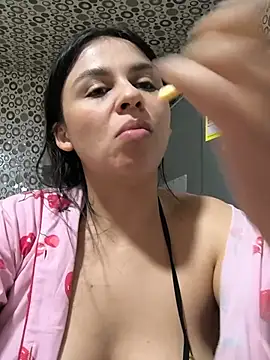 Daniela-rosee Chat XXX in diretta