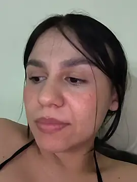 Daniela-rosee Adlı Modelin Canlı XXX Sohbeti