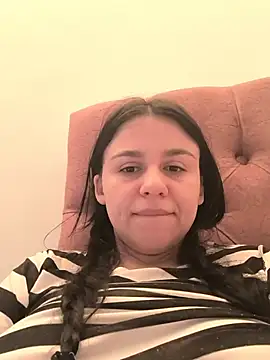 Chat +18 de Daniela-rosee ao vivo