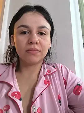 Chatroom XXX en direct de Daniela-rosee
