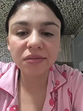 Daniela-rosee Adlı Modelin Canlı XXX Sohbeti