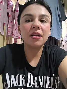 Chat +18 de Daniela-rosee ao vivo
