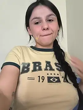 Chatroom XXX en direct de Daniela-rosee