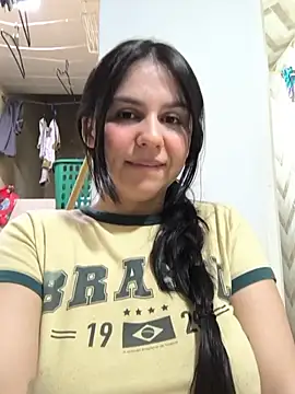Chat +18 de Daniela-rosee ao vivo