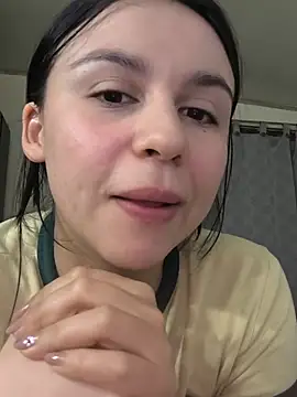 Daniela-rosee Adlı Modelin Canlı XXX Sohbeti