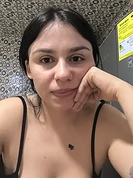 Daniela-roseen Live XXX chat