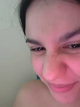 Chat +18 de Daniela-rosee ao vivo