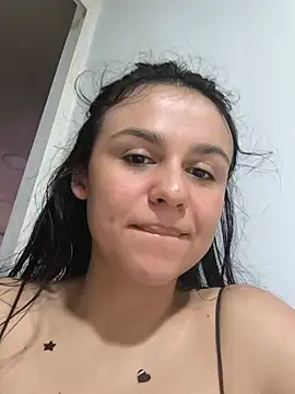 Chat +18 de Daniela-rosee ao vivo