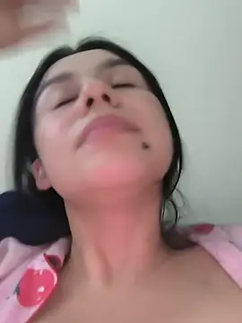 แชท XXX สดของ Daniela-rosee