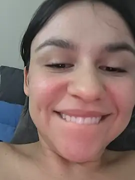 Daniela-rosee élő XXX-chatje