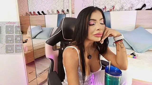 Chat +18 de veronikali ao vivo