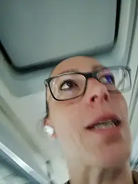 Astrid3's Live XXX Chat