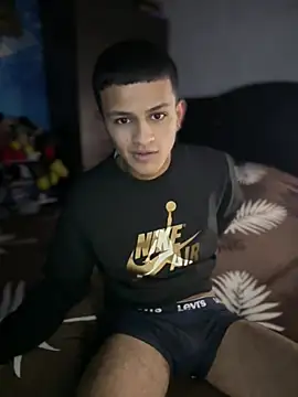 Boyxcock7 Adlı Modelin Web Kamerası Şovu