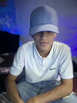 Czat XXX na żywo – Boyxcock7