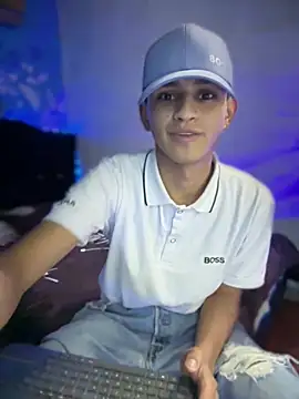 Boyxcock7 Adlı Modelin Web Kamerası Şovu