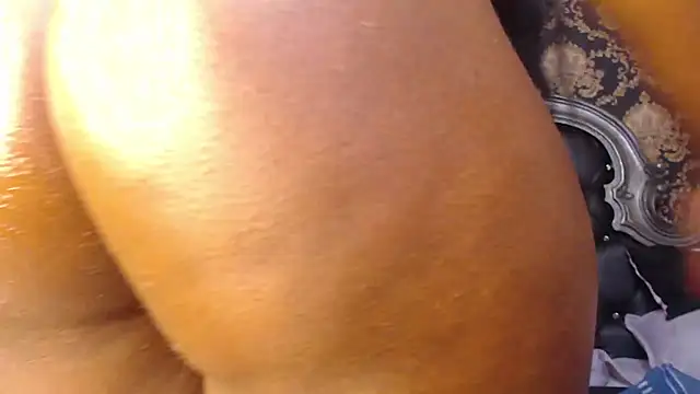 TINNATAYLOR's Live XXX Chat